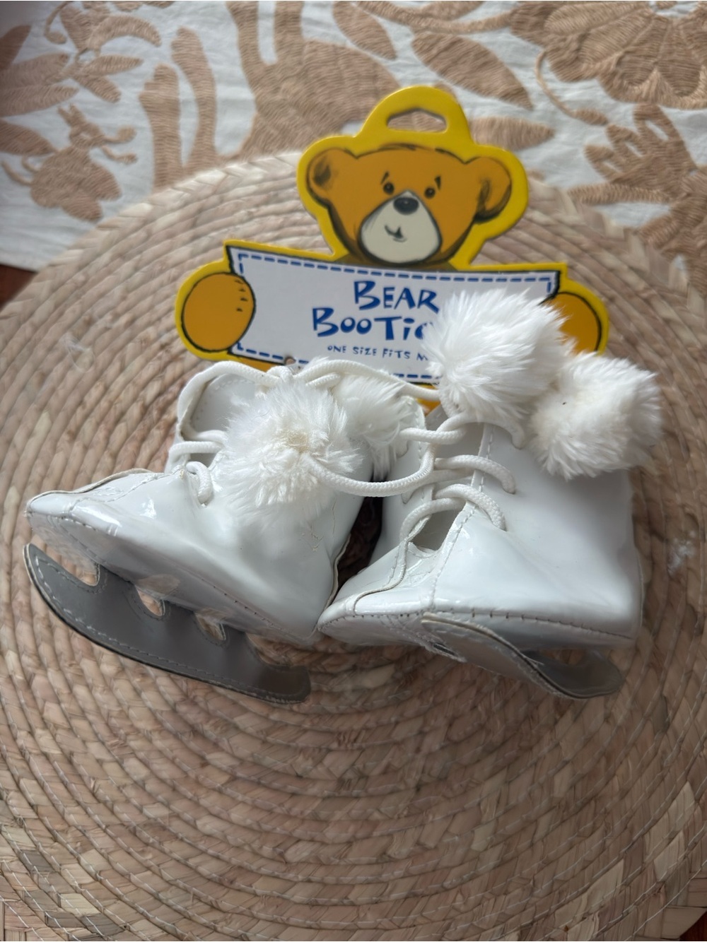 NWT Build-A-Bear BAB White Faux Leather w/Faux Fur Trim Ice Skates Figure Skater